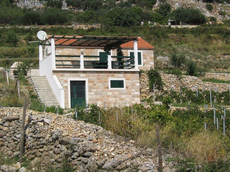 Holiday Home Vineyard House Bol Ngoại thất bức ảnh